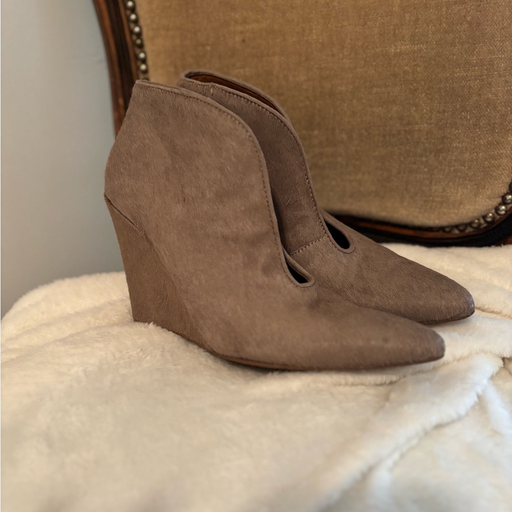 Nine West Tan Wedge Shoes